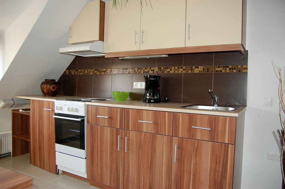 Belváros Apartmanház Sopron Exterior foto